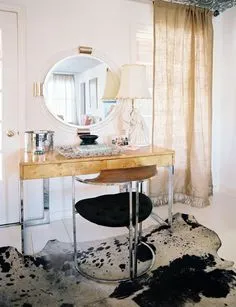 Шикарные реализации туалетного столика с зеркалом: 7 Советов Mid-century Modern, Modern House, Decorating Ideas, Chic Interior, Interior Accessories