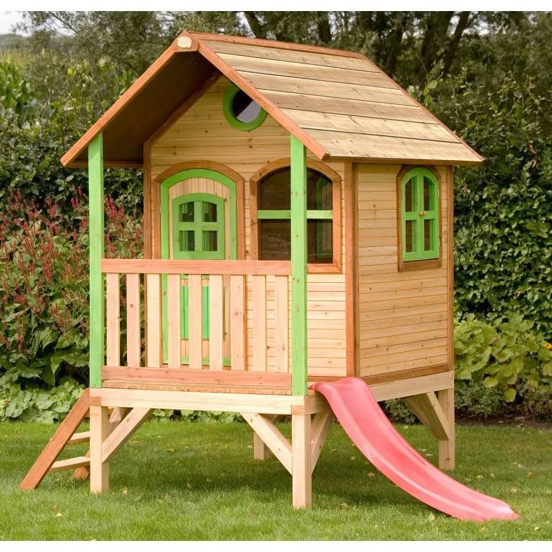 Деревянный домик и песочница для детей на дачу