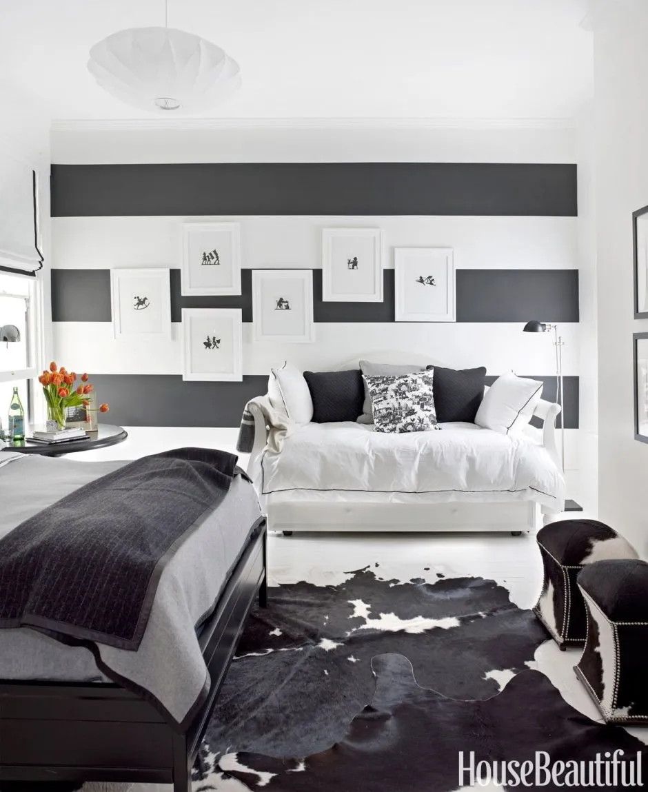 Гостиная спальня в черно белых тонах
