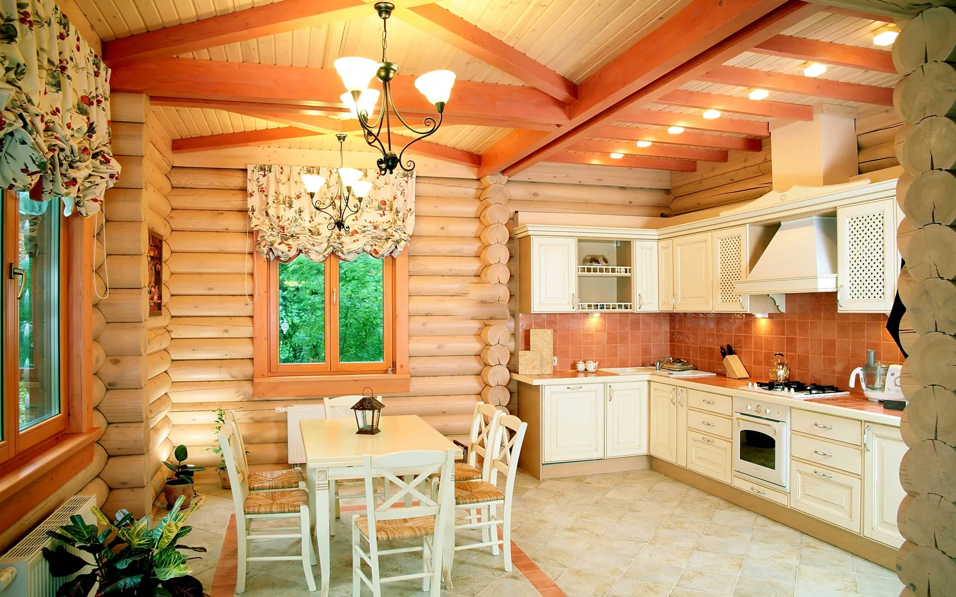 кухня-гостиная в деревянном доме