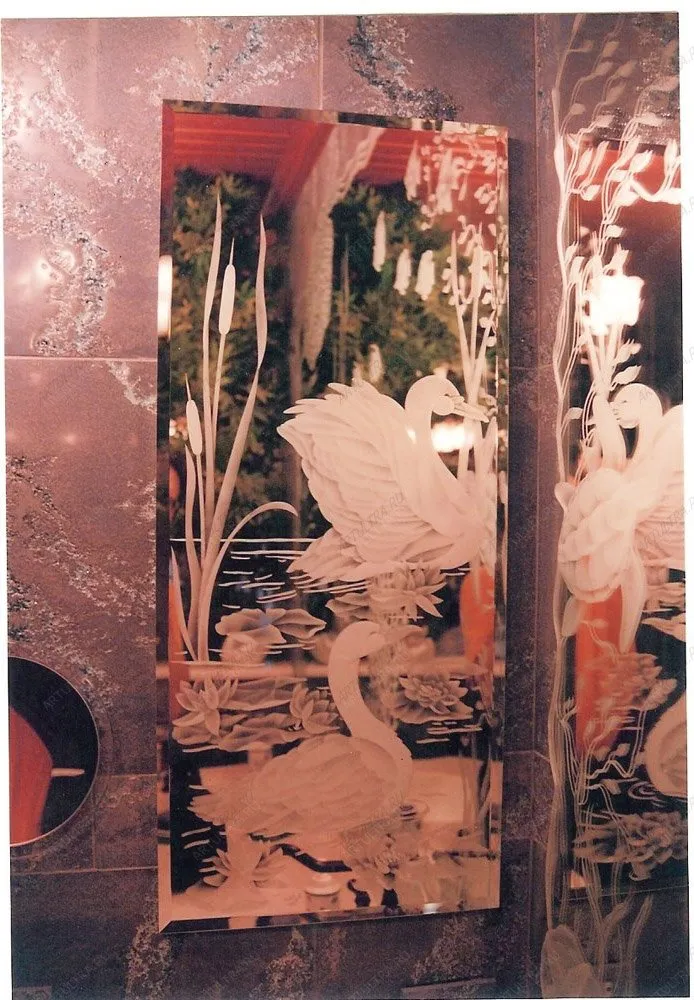 Матовое зеркало с рисунком