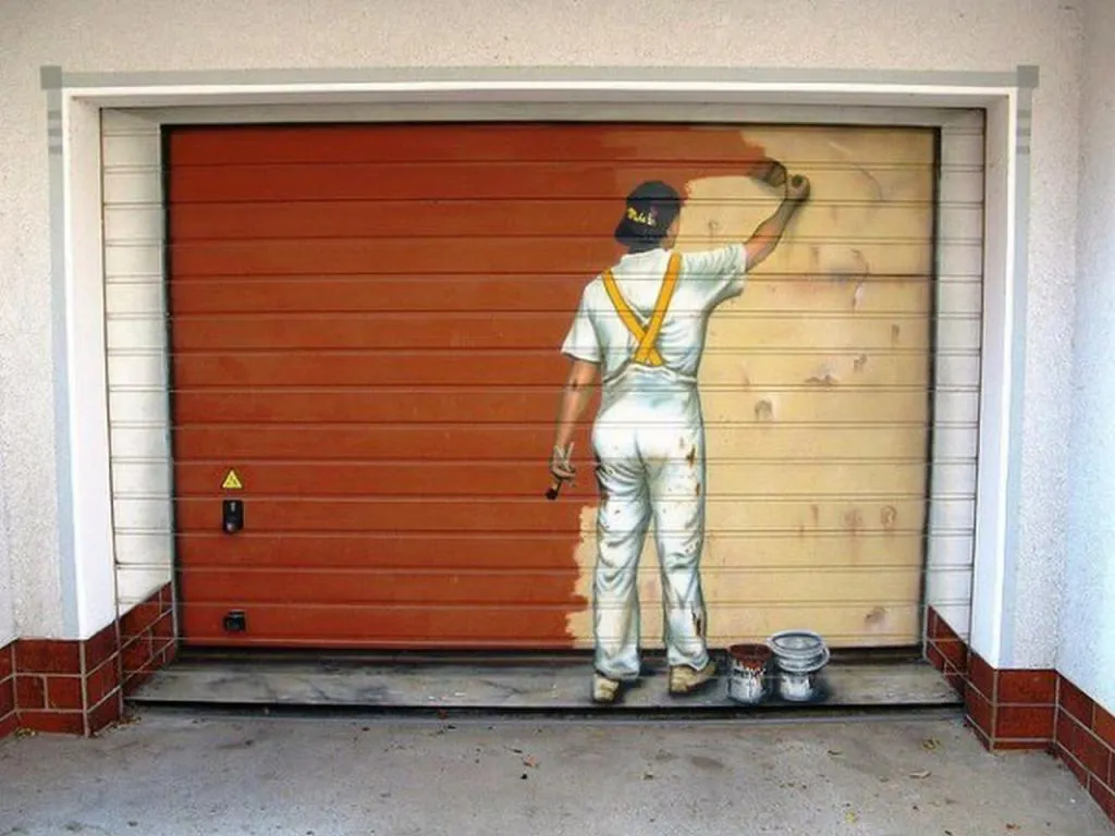 оригинальный рисунок на двери гаража