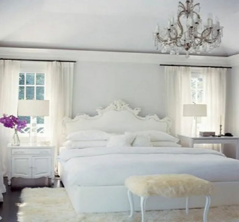 Декор спальни в белых тонах