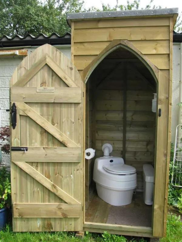 Деревянный туалет Теремок