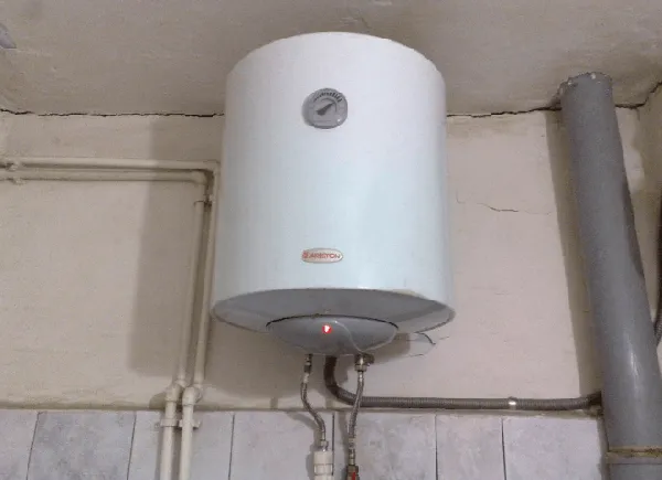 Самый обычный водонагреватель накопительного типа с электрическим нагревом