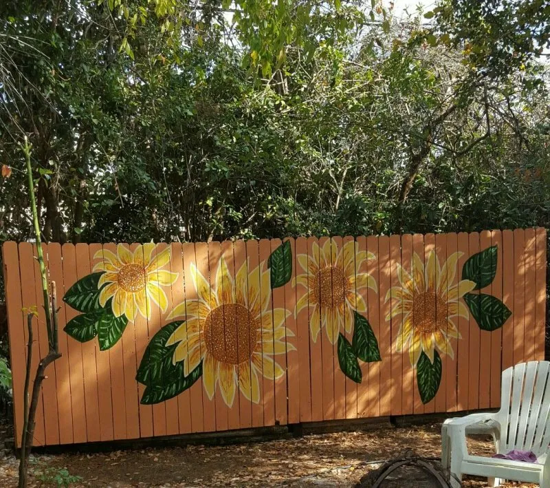 Красивый забор из ржавых листов
