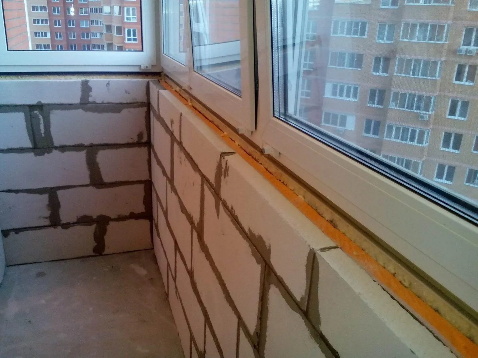 Утепление балкона пеноблоком