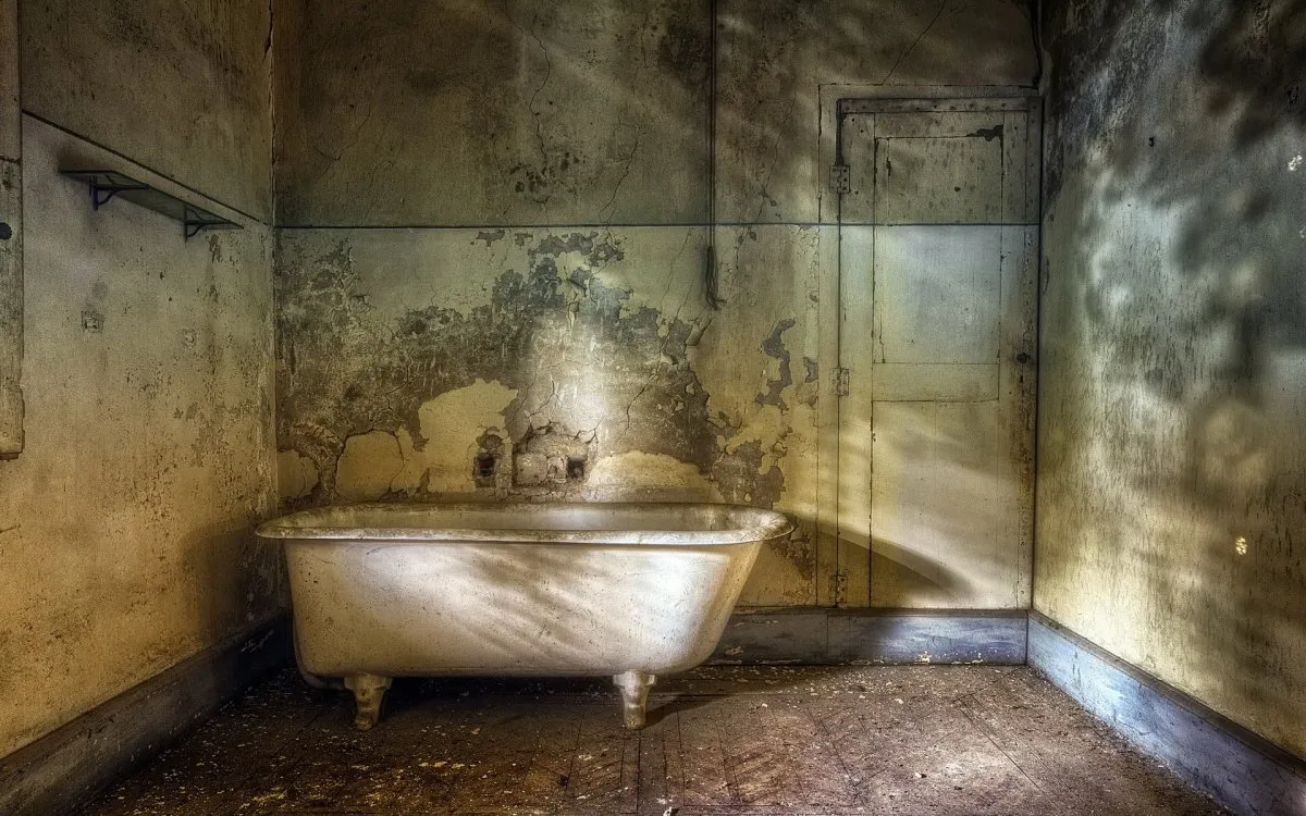 Старая ванная комната