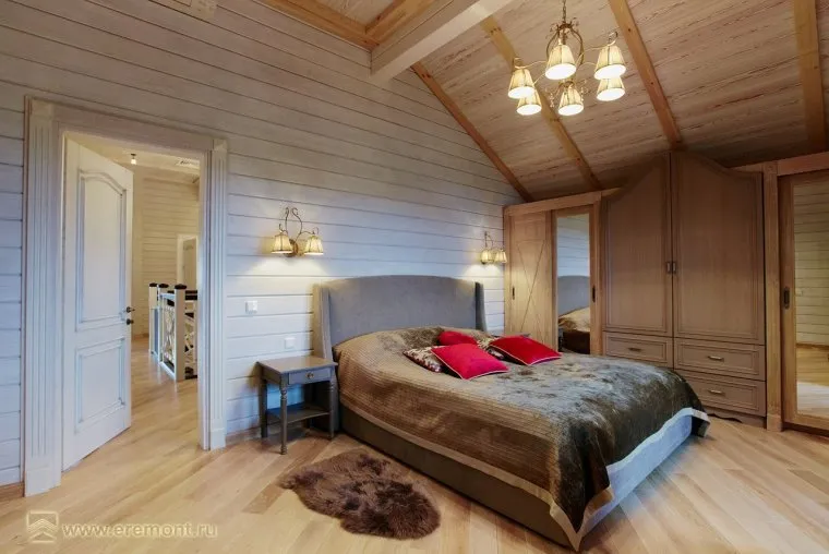 Спальная комната в деревянном доме